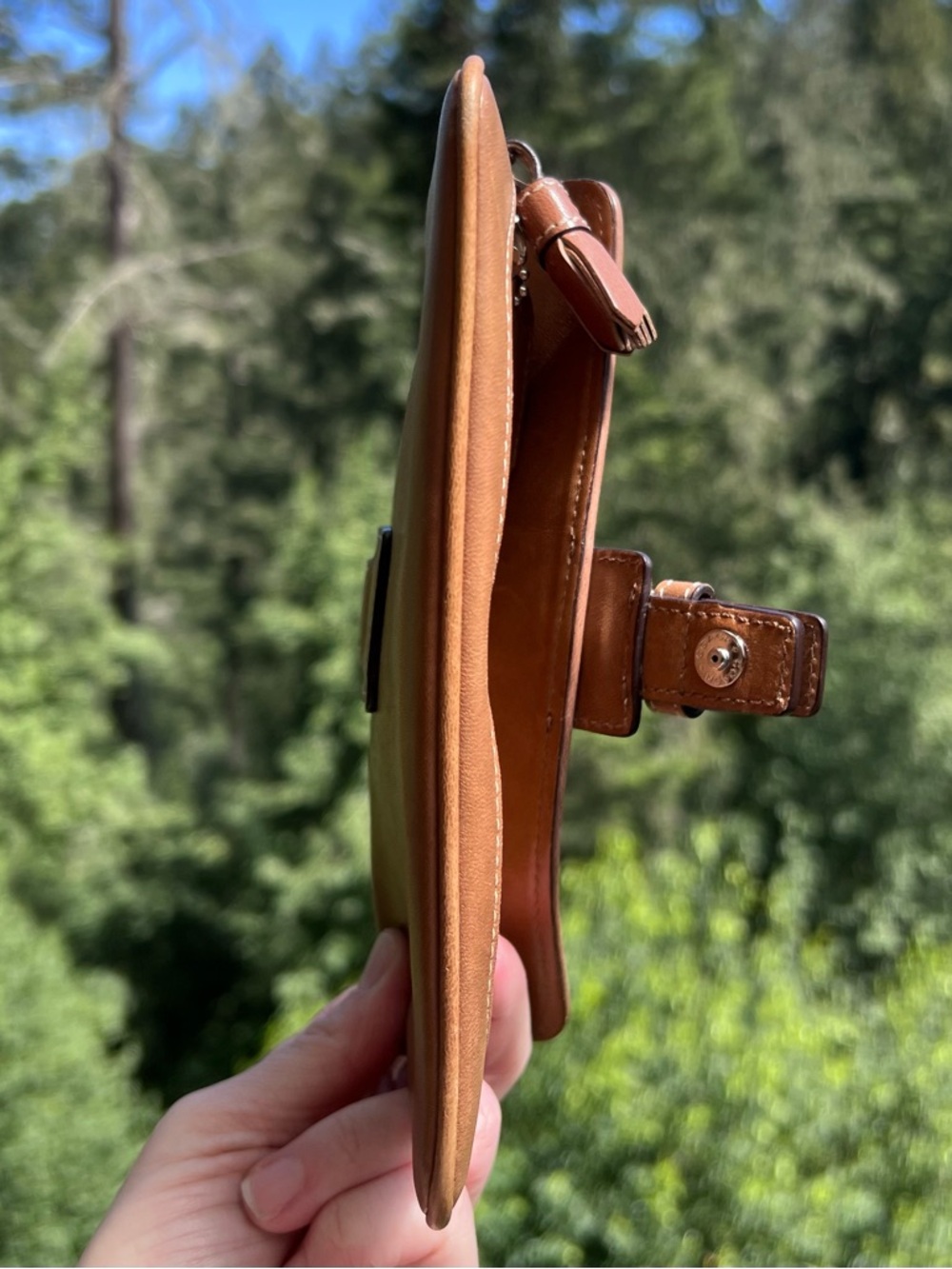 COACH VINTAGE Brown Leather Clutch with Wallet Closing Flap and Tassel AUTHENTIC - Picture 10 of 13